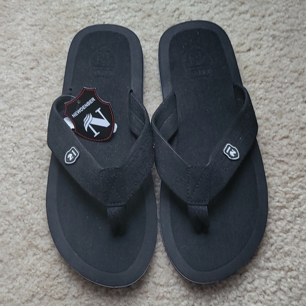 NWT - Black Men's Flip Flops lightweight